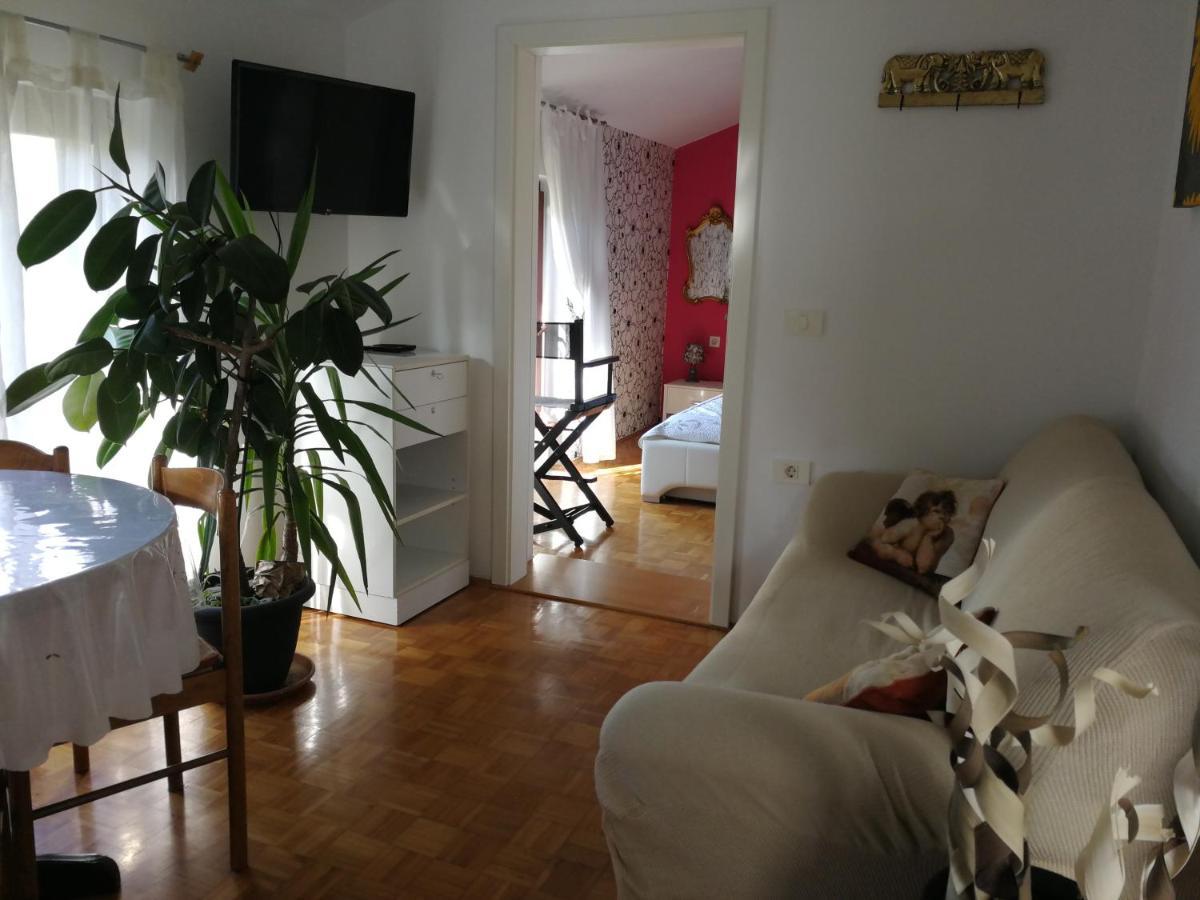 Millenca Apartment Izola Esterno foto